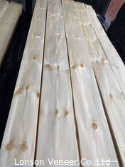 OEM Veneer Kayu Alami Flat Cut Knotty Pine 12% Kelembaban 250cm Panjang