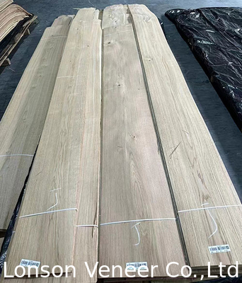 Ketebalan 0,50 mm Eropa White Oak Veneer Knotty Oak barang dalam stok 60.000/SQM
