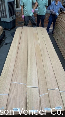 Red Oak Wood Veneer Quercus 0.5mm panel Kelas AA dalam stok 100.000 M2