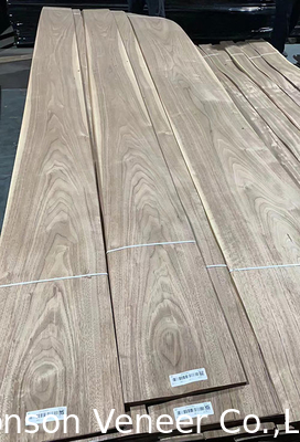 Crowm Cut American Walnut Veneer Natural A/B Grade Ketebalan 0,45mm