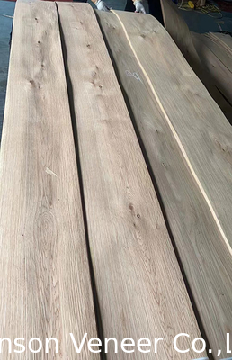 Ketebalan 0,6 - 3,0 mm Knot White Oak Wood Veneer Untuk furnitur, lantai