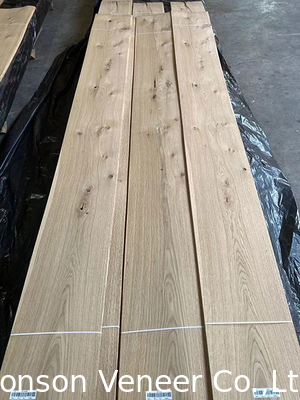 2.0mm Knotty White Oak Wood Veneer Berbagai gaya Barang dalam stok