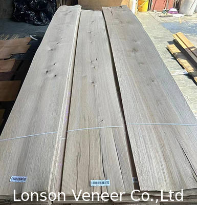 2.0mm Knotty White Oak Wood Veneer Untuk Furnitur Gaya Retro Barang dalam stok