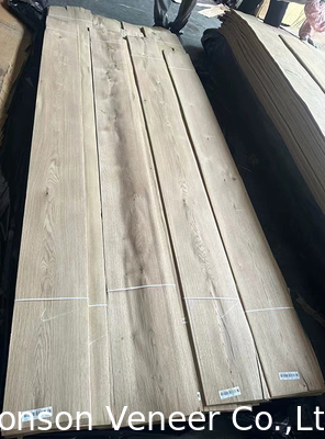 0.5mm Knotty Grade White Oak Wood Veneer Untuk Pintu Perabotan Gaya Retro